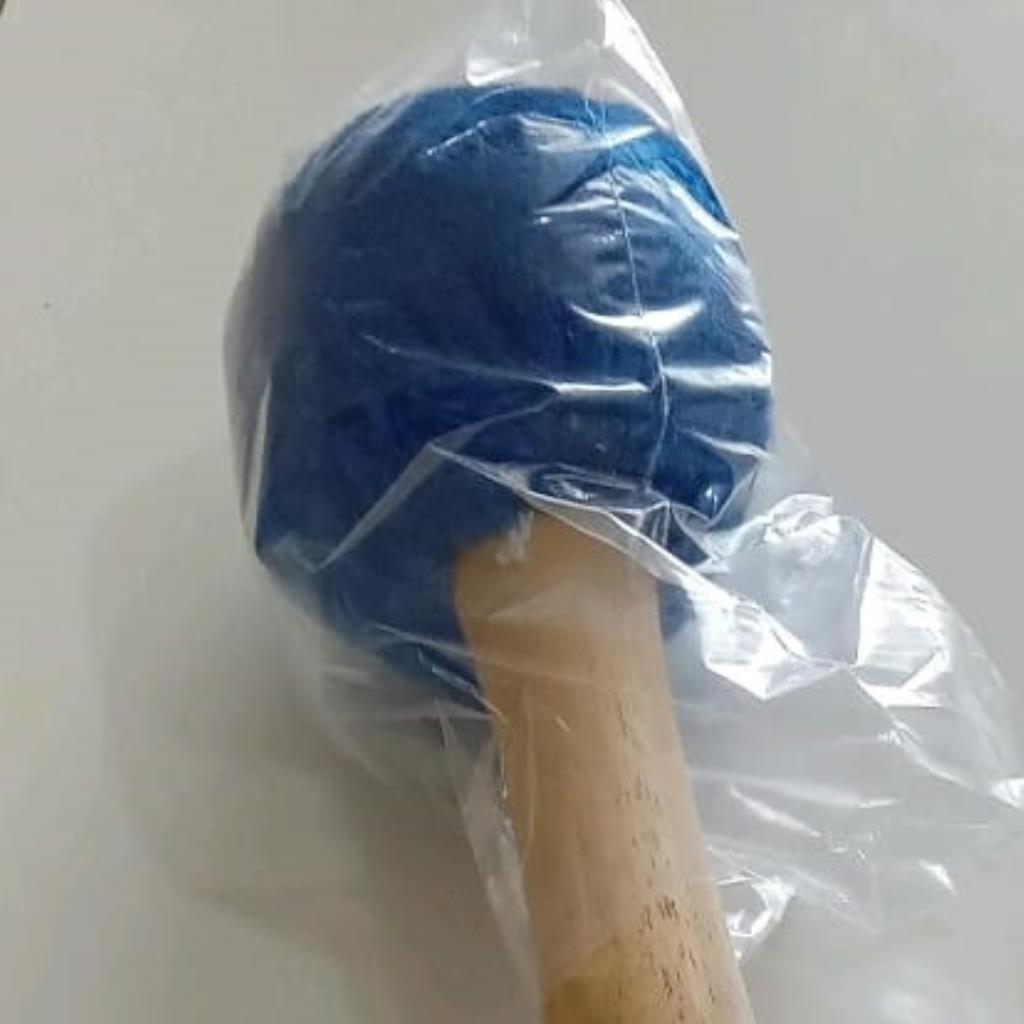 MAÇANETA CABO DE MADEIRA PELUCIA AZUL COMBAT