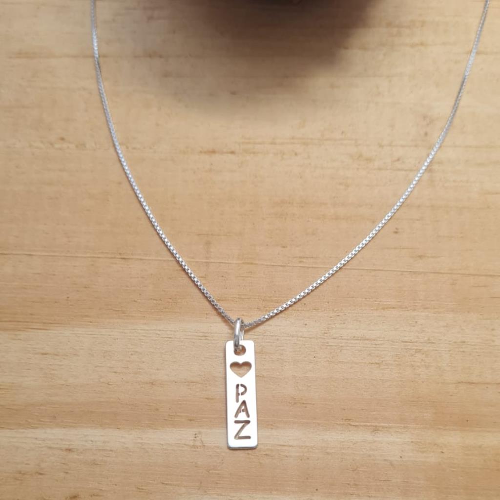 COLAR PLACA VAZADA CORAÇÃO E PAZ