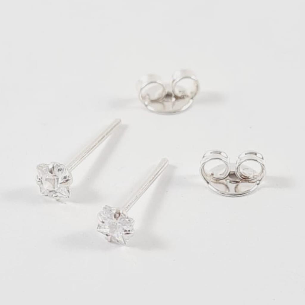 BRINCOS ZIRCÔNIA QUADRADA 3X3