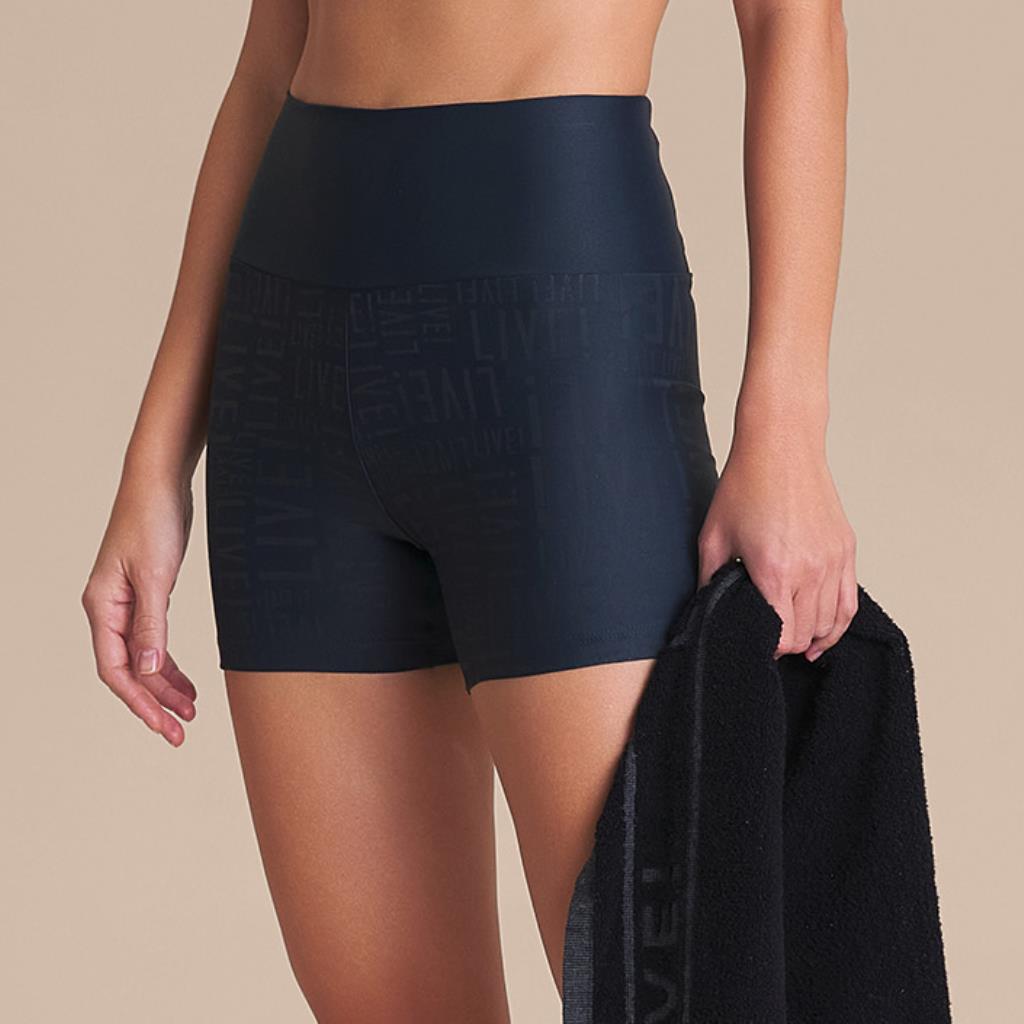 (v) Shorts Fit Live!
