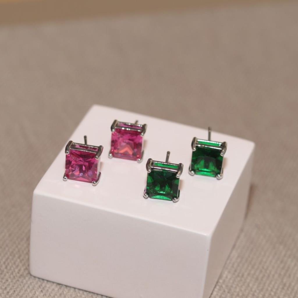 BRINCO PEDRA QUADRADA