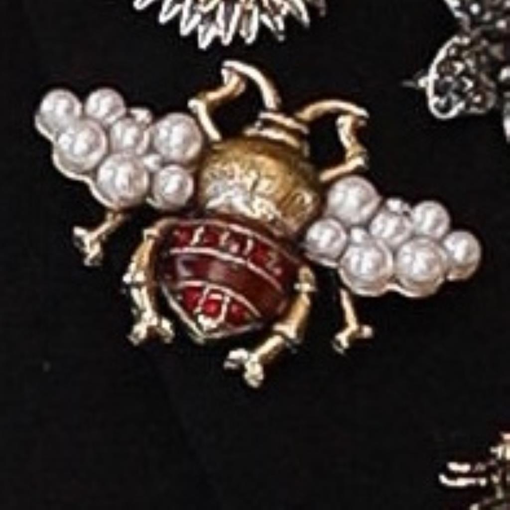 BROCHE DOURADO ABELHA PÉROLA COLORIDO