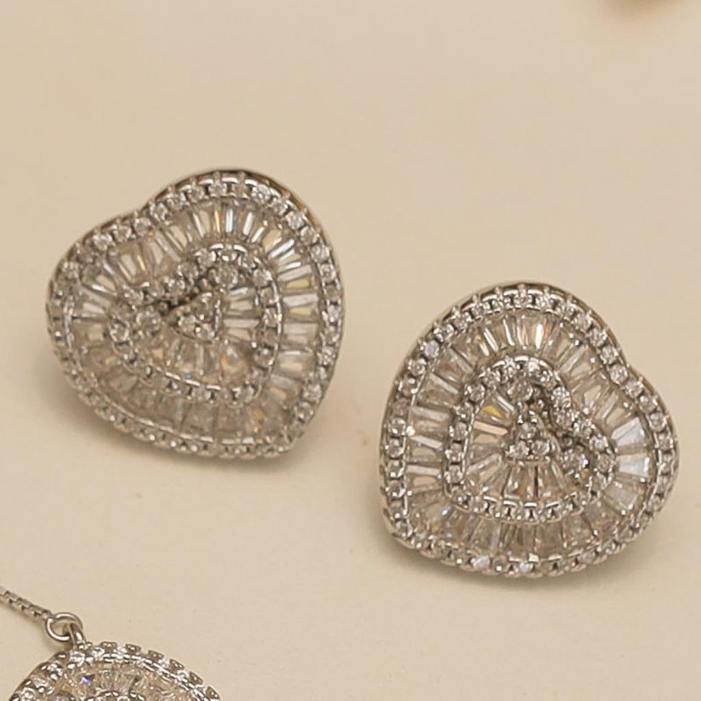 AG BRINCO CORAÇÃO CRAVEJADO BAGUETE P