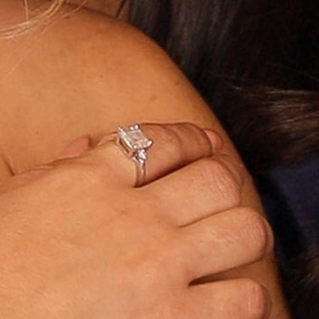 AG ANEL SOLITÁRIO QUADRADO