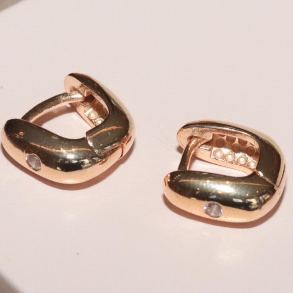 BRINCO ARGOLA OVAL PONTO ZIRCONIA M