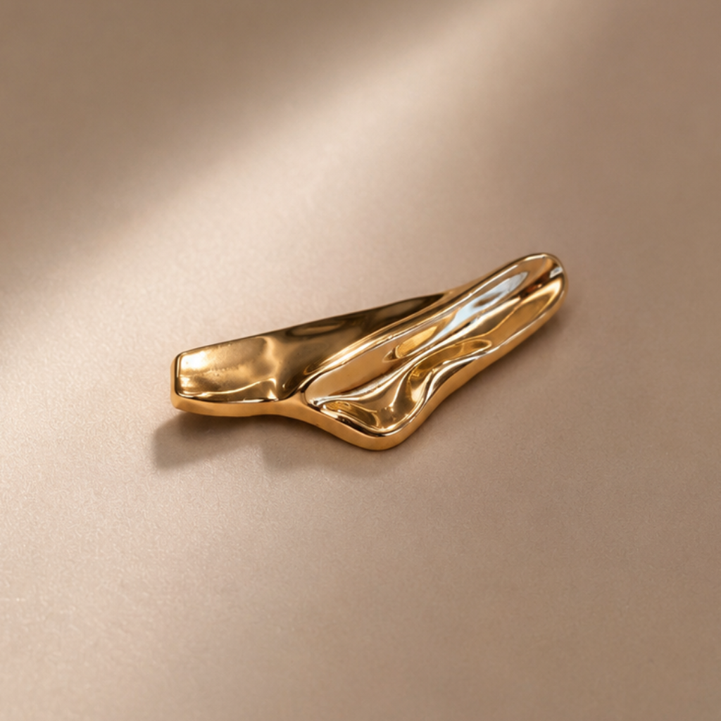 BROCHE ORGANICO DOURADO