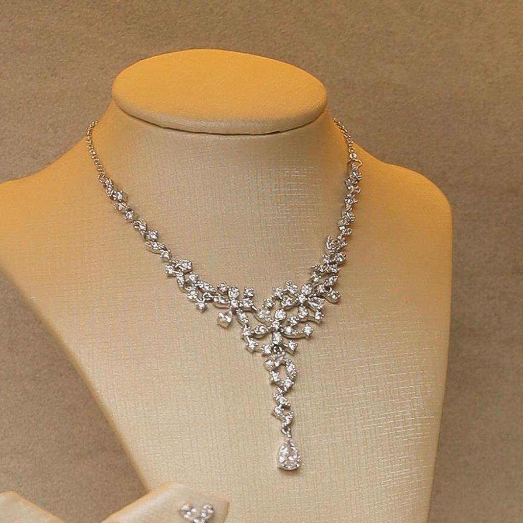 CONJUNTO COLAR E BRINCO CRAVEJADO