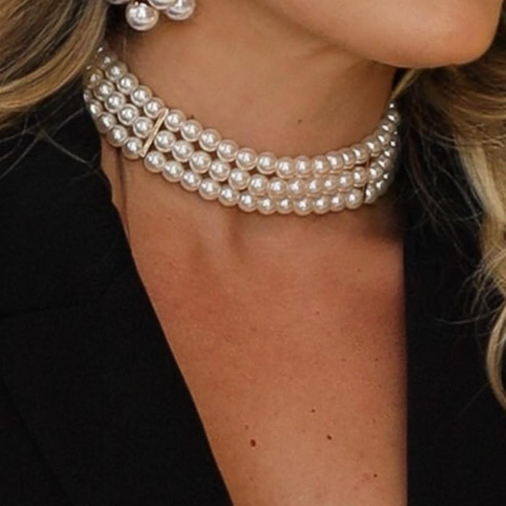 COLAR CHOKER PÉROLAS 3 LINHAS
