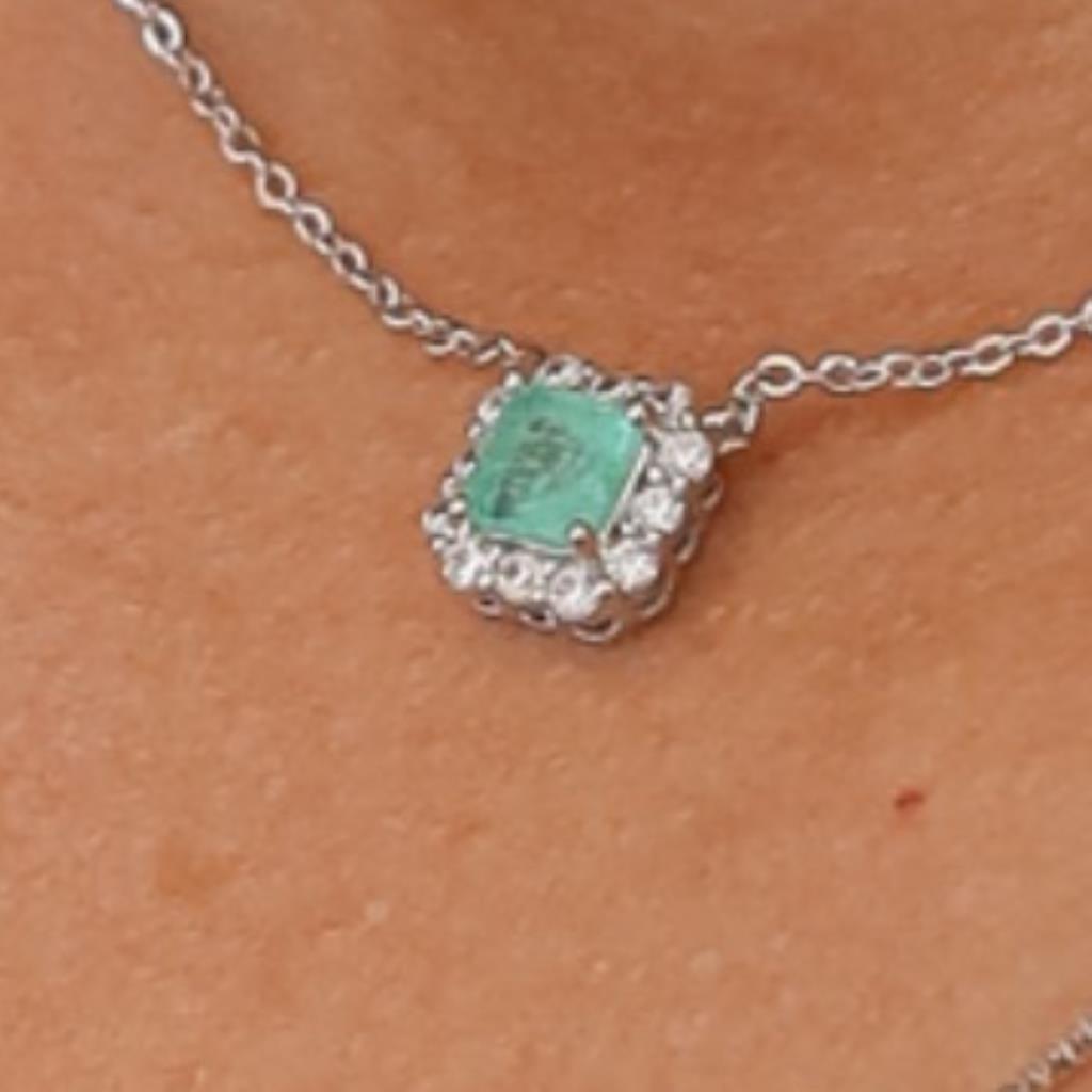 COLAR QUADRADO CRAVEJADO