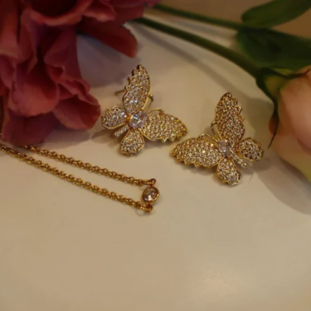 CONJUNTO BORBOLETA CRAVEJADO