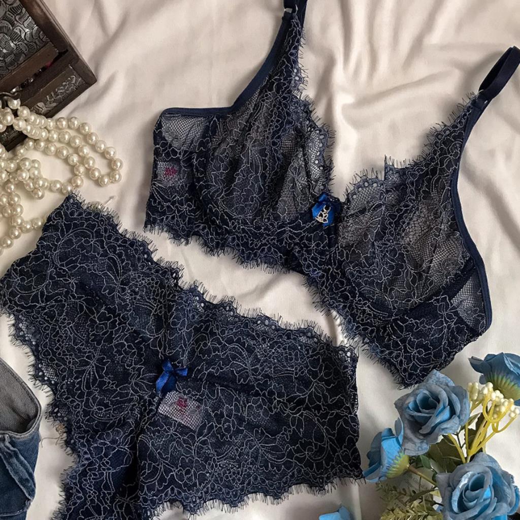 [TAM. M] SOFISTICADO.CONJUNTO SEM BOJO/RENDA BICOLOR