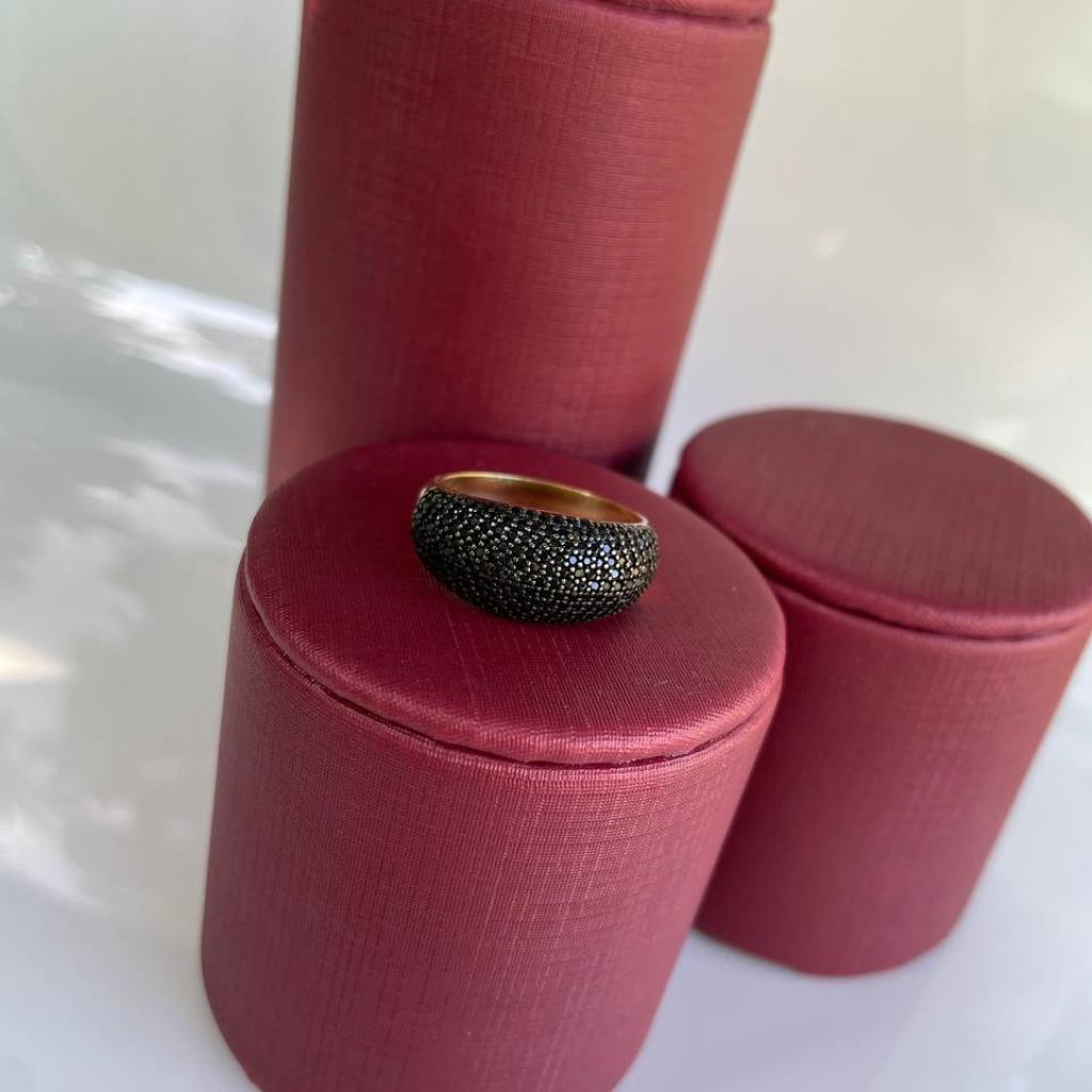 Anel Cravejado Zirconias Negras