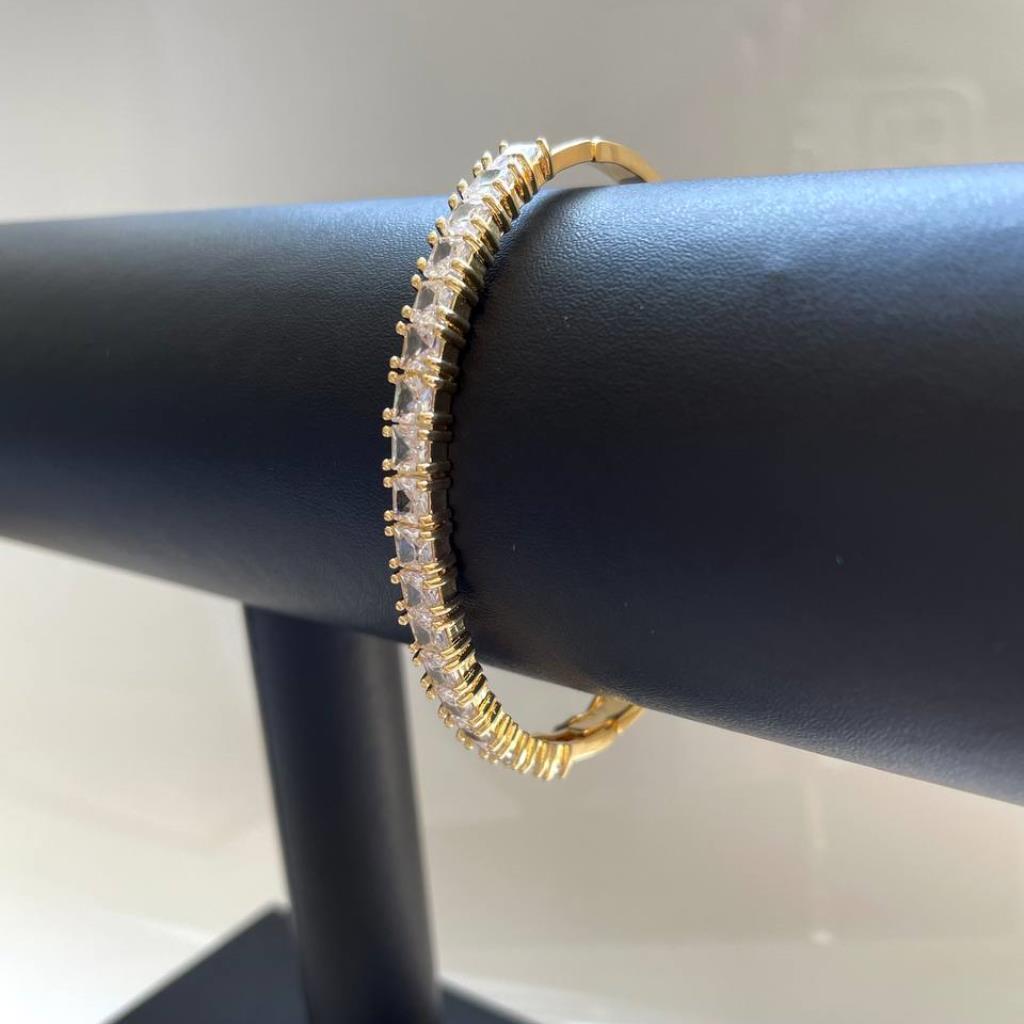 Bracelete Pedras Brancas Quadradas Unico