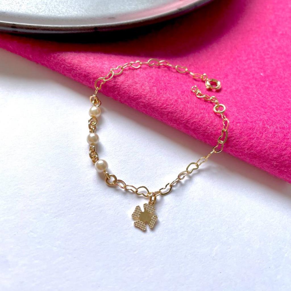 Pulseira Infantil Pérolas e Trevo