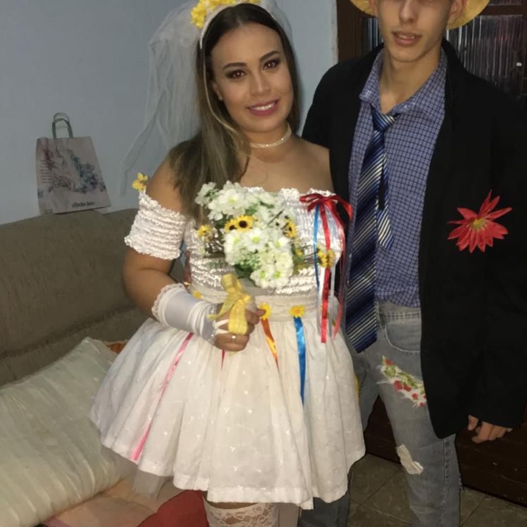 Noiva Junina Saia de Fitas