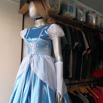 Cinderella Longo