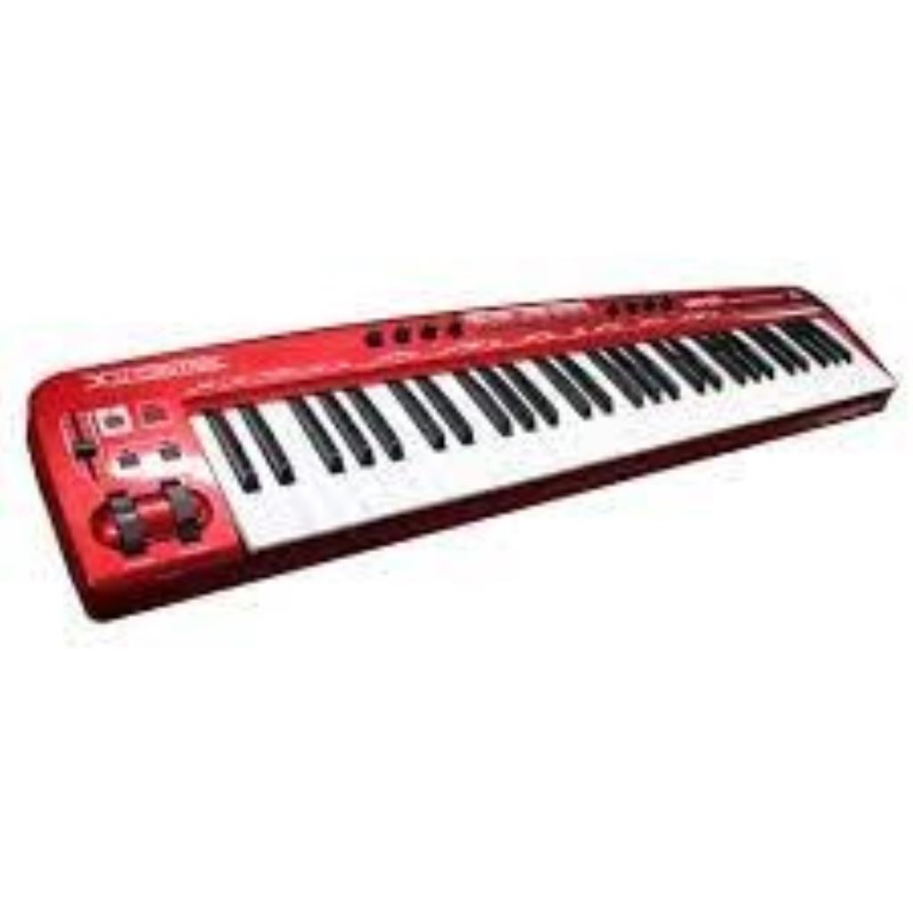 Teclado controlador Behringer UMX 610