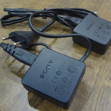 Carregador Sony para Câmeras Digitais Sony 5V - Modelo AC-UB10C