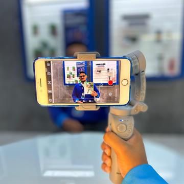 GIMBAL ESTABILIZADOR MINIMEN 3-EIXO - IOS E ANDROID C/ LUZ DE LED E TRIPÉ