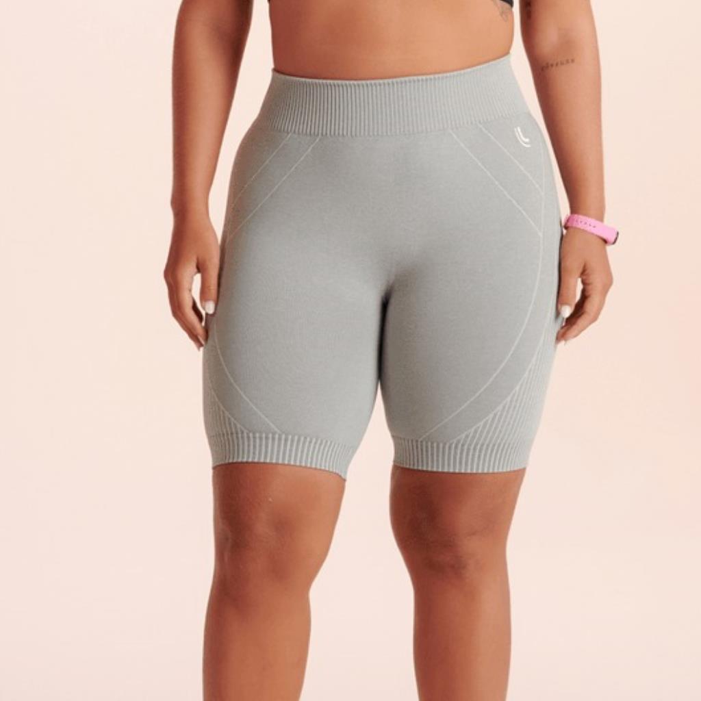 Bermuda Max Feminina Grafite Tam G Lupo