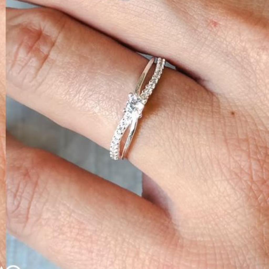 ANEL SOLITÁRIO TRANÇADO COM ZIRCÔNIA CRISTAL TAM 16