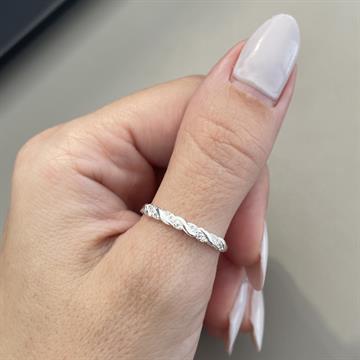 ANEL TRANÇADO COM ZIRCONIA CRISTAL TAM 24