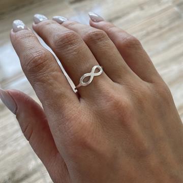 ANEL INFINITO LISO TAM 14