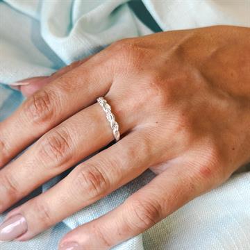 ANEL TRANÇADO COM ZIRCONIA CRISTAL TAM 20