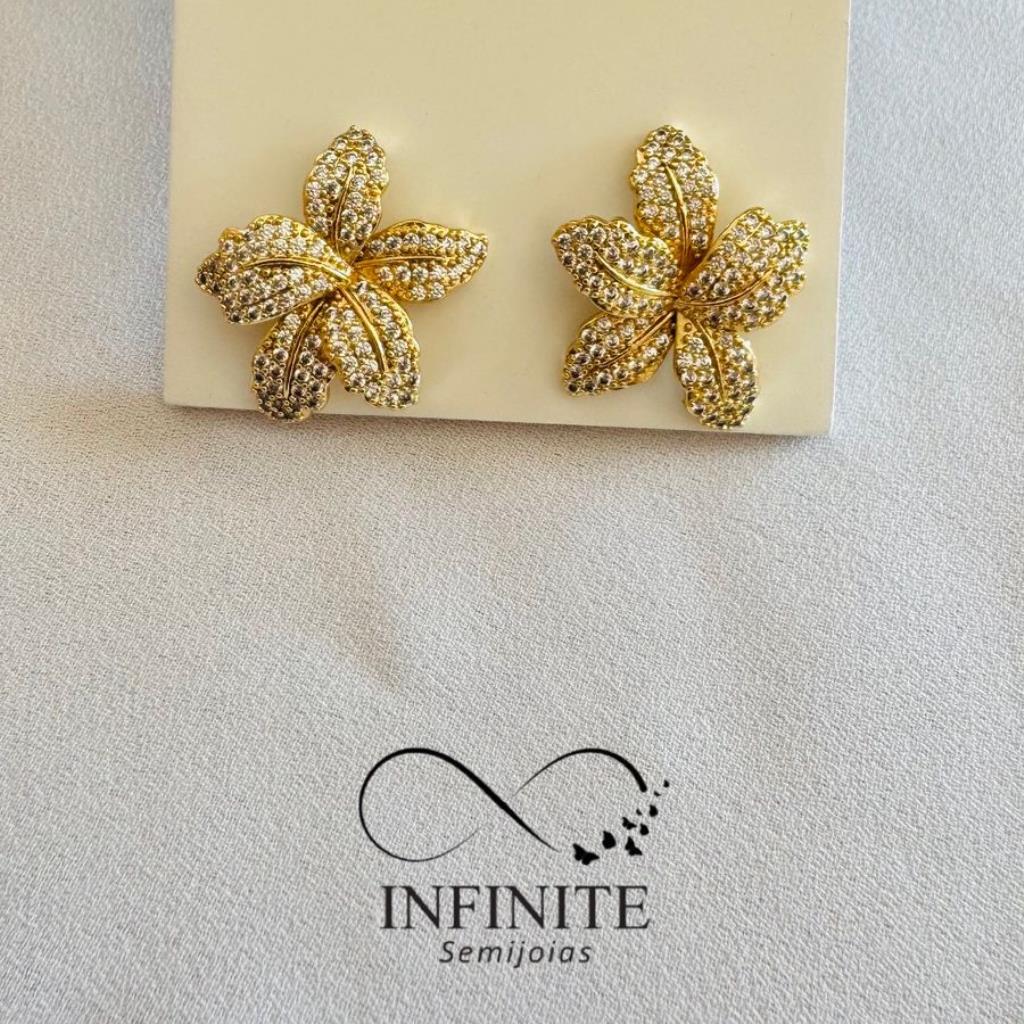 BRINCO FLOR CRAVEJADO