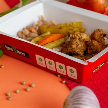 Caseirinho de lombo ao molho, legumes, arroz branco e feijão carioca