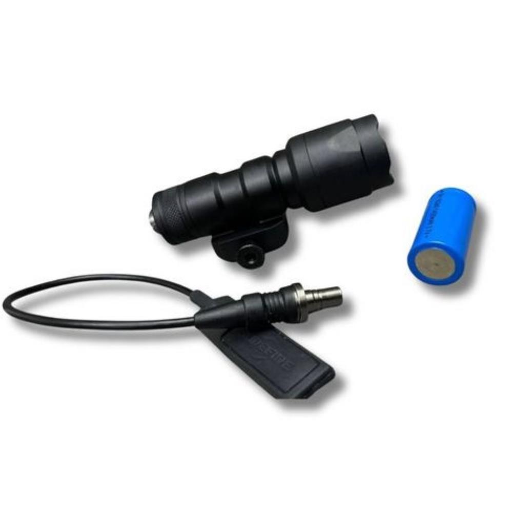 Lanterna M300 Preta Polimero C/ Acionador