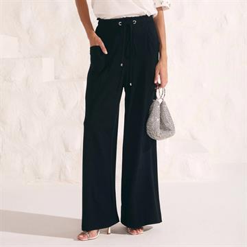 CALÇA WIDE EM MOLEVISCO