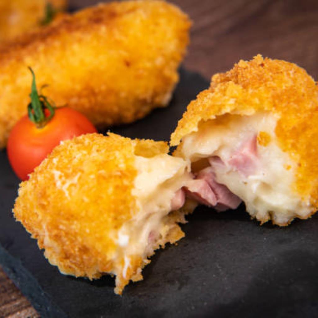 CROQUETE  (  frango com queijo  )