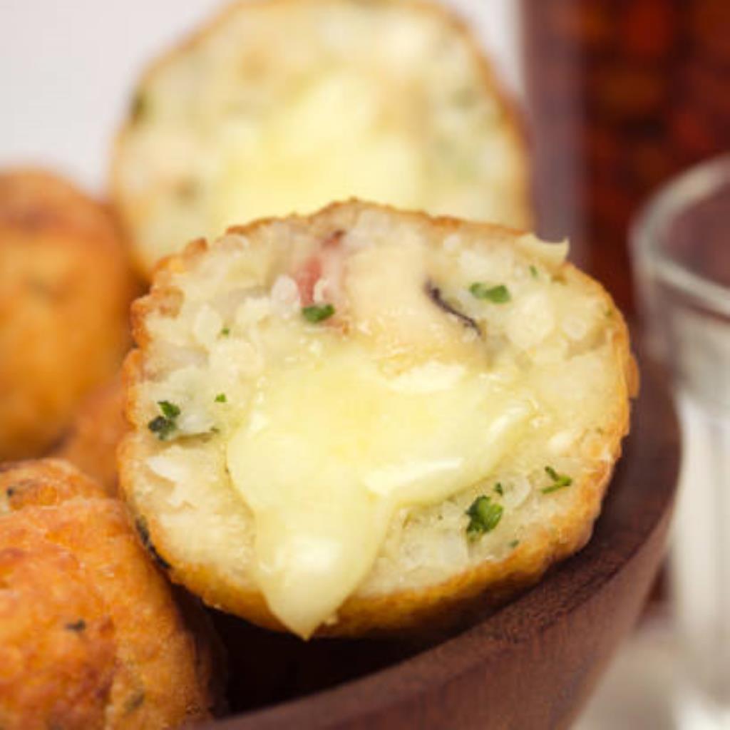 RISOLE ( queijo e catupiry )