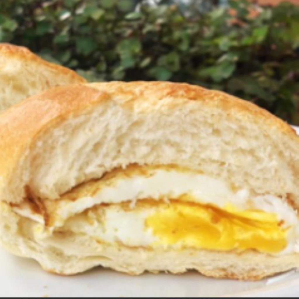 PÃO COM OVO  ( Pão e Ovo  | Opções de pães: sal, leite ou forma )