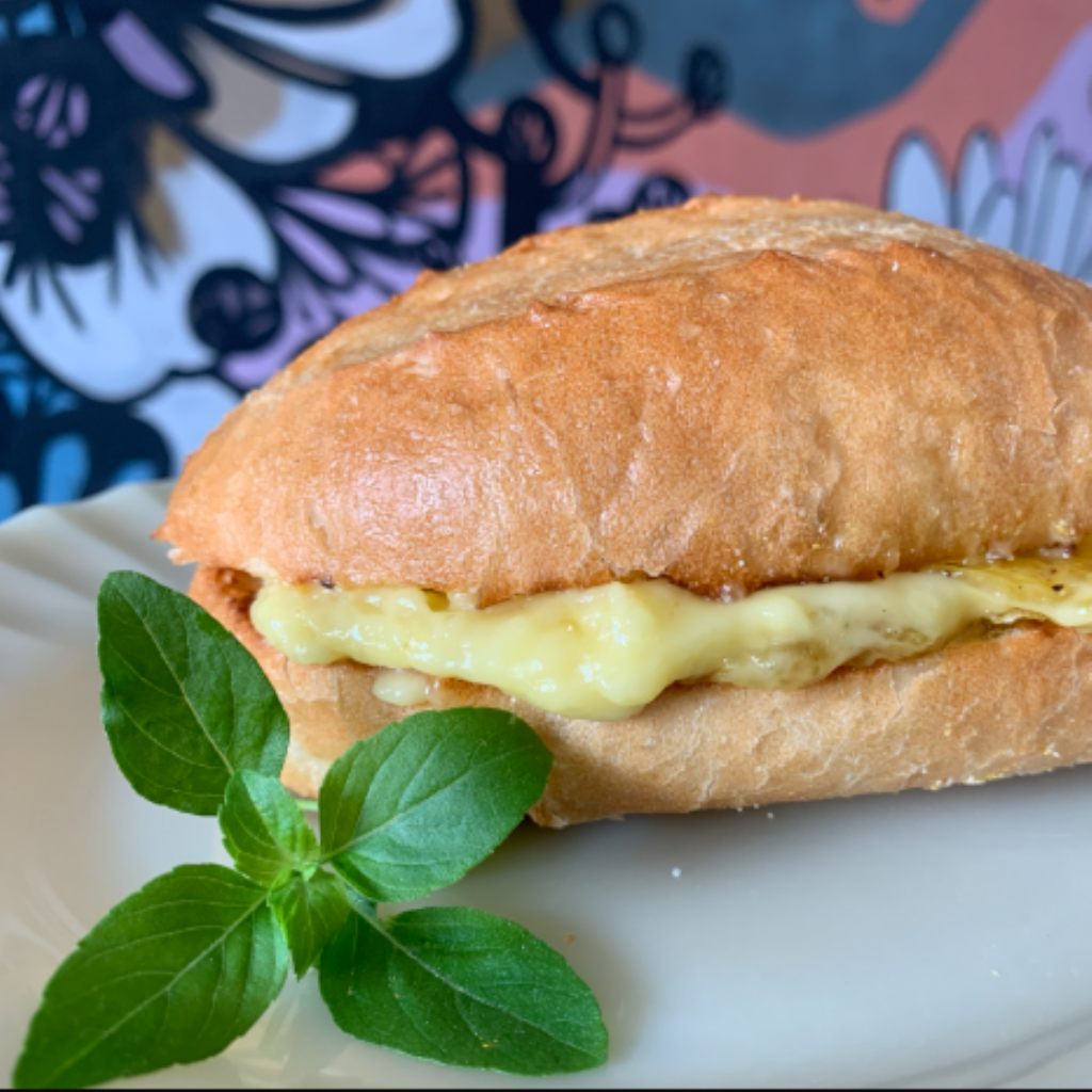 QUEIJO QUENTE  🍔 ( Pão e 2 fatias de Queijo Quente  | Opções de pães: sal, leite ou forma)