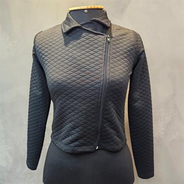 JAQUETA JUNIVEL FEMININA MATELASSE CEREJA ROSA COR PRETA. TAM 14.