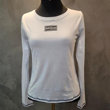 BLUSA JUVENIL FEMININA BRANCA AMORA EM MALHA DE ALGODÃO MANGA LONGA. TAM 18.