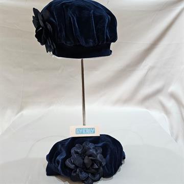 BOINA BB FEM. EVELY DE PLUSH COM PUNHO E FLOR MARINHO  M   DE 12 A 24 MESES