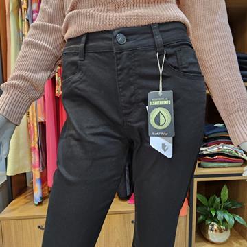 CALCA FEMININA PRETA FLARE MEDIA EST BAIXA 44