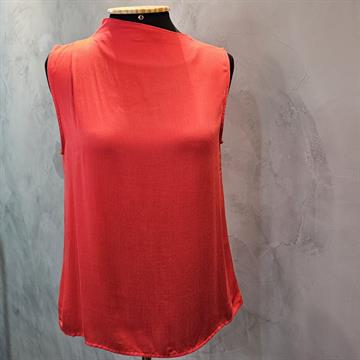BLUSA REGATA FEMININA HARMONIA POLIÉSTER E ELASTANO VERMELHA. P.