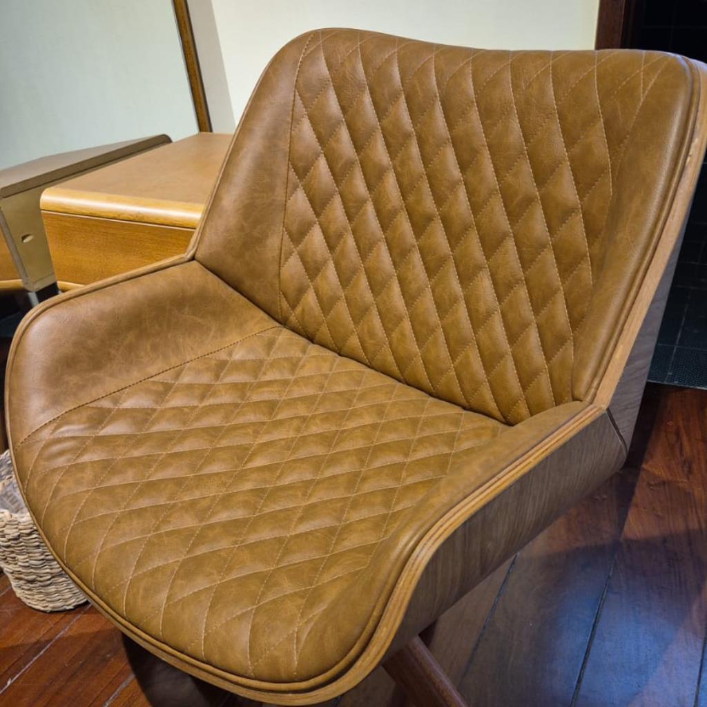 CADEIRA VIVR ENC MADEIRA GIRATORIA 83 x 58 x 56
