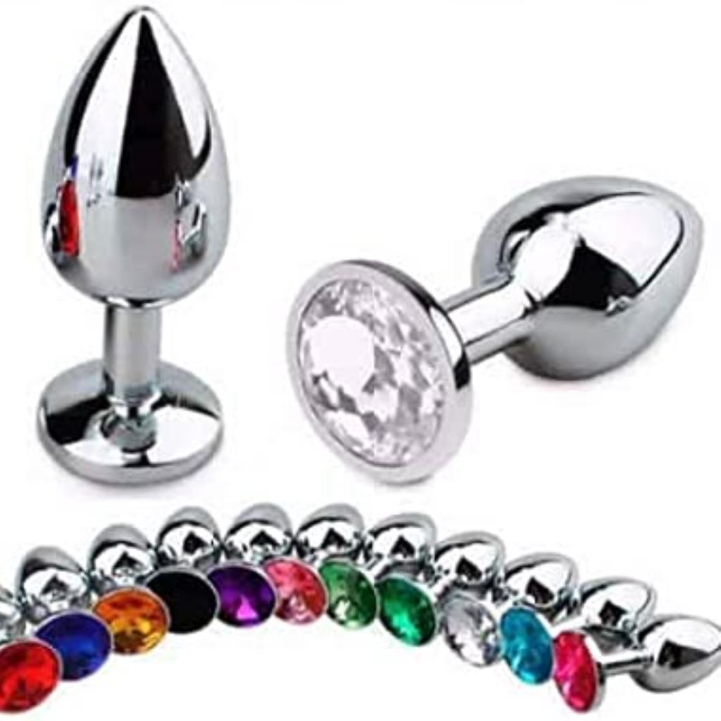 PLUG ANAL METAL COM PEDRA CRISTAL 8,2 X 3,4 CM - TAMANHO M / 6960000004559 / 6960000004555 / 5846 / 5848 / 0070341737989 / 6976031290243 / PL007M / 6960000004563 / 5848-VR / SS053 / 040141743282 / 040141743312 / 040141743350 / 040141743329 / 0703417