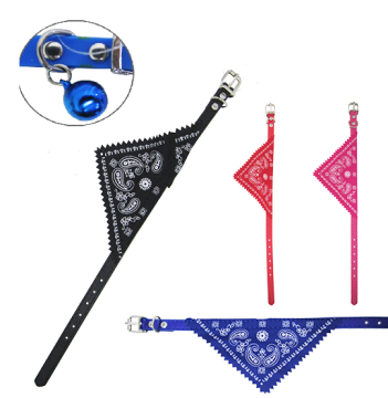 COLEIRA EM COURO COM BANDANA COM GUIZO 33X1