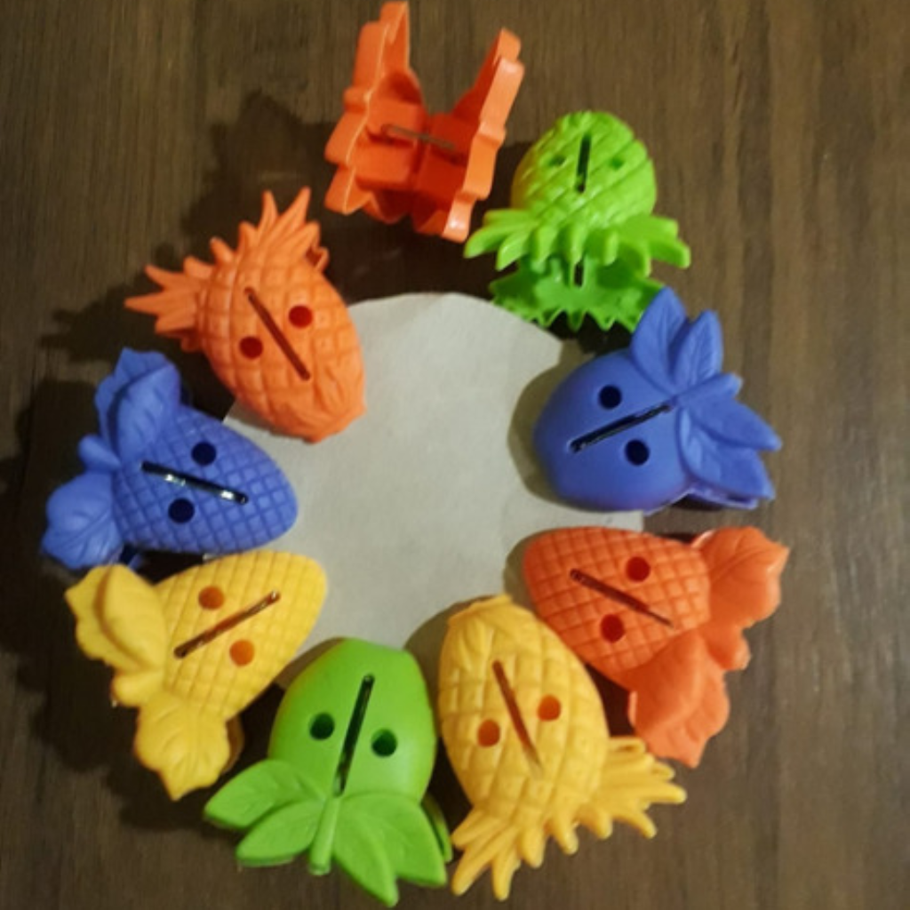 PRENDEDOR ABACAXI PLÁSTICO 9 PÇS